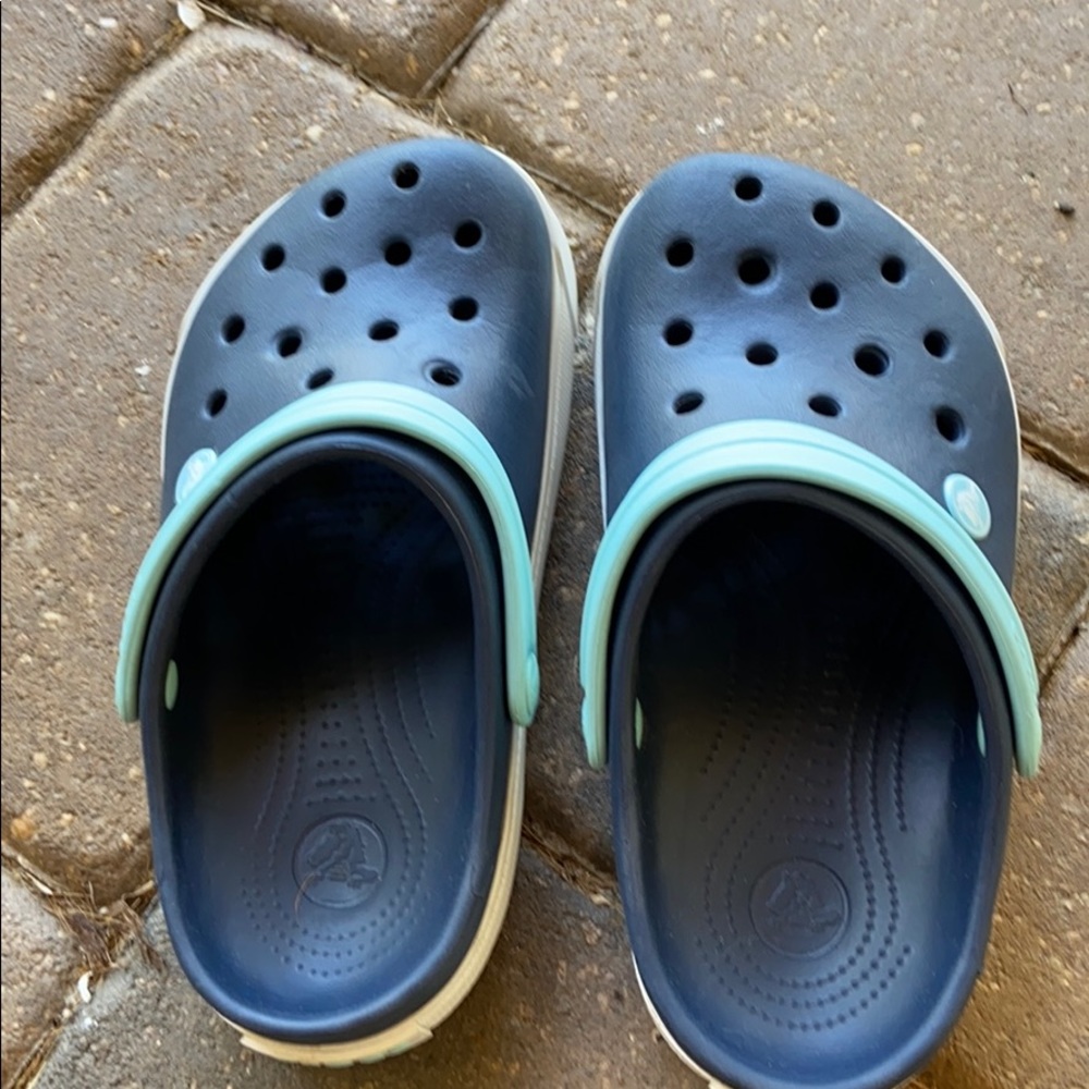 kids crocs size 3